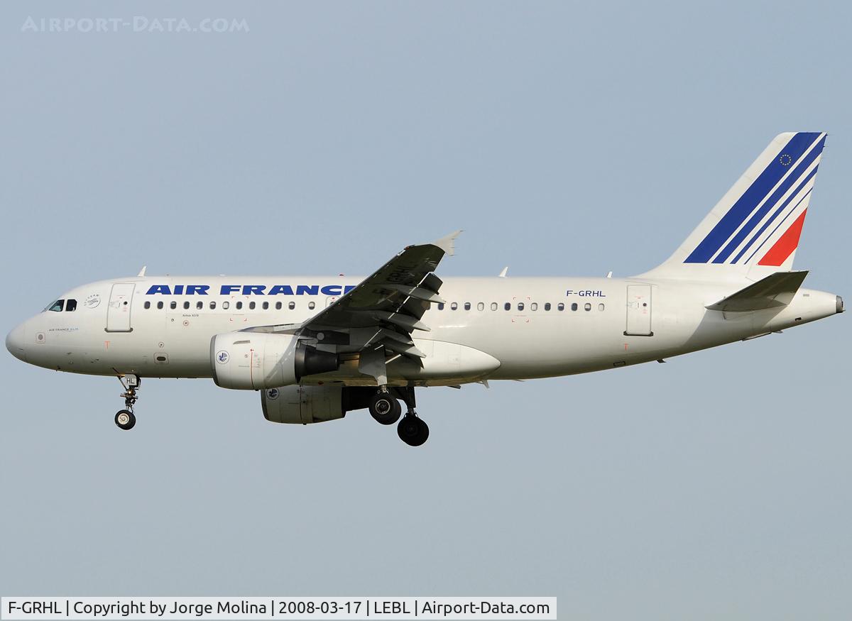 F-GRHL, 2000 Airbus A319-111 C/N 1201, On short final to RWY 25R.