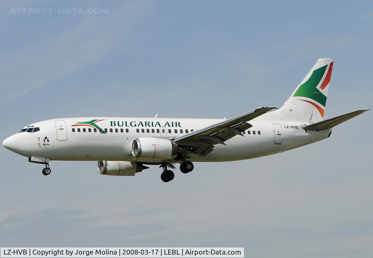 LZ-HVB, Boeing 737-3S1 C/N 24834, On short final to RWY 25R.