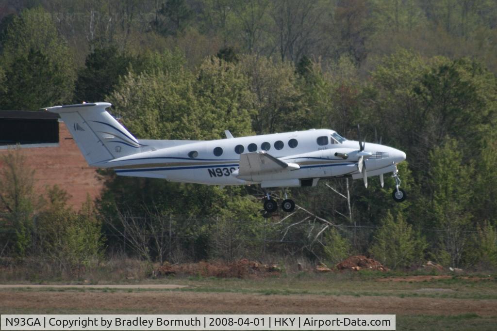 N93GA, 1986 Beech 300 C/N FA-93, A great day to take pictures.