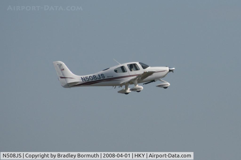 N508JS, 2002 Cirrus SR20 C/N 1170, A great day to take pictures.