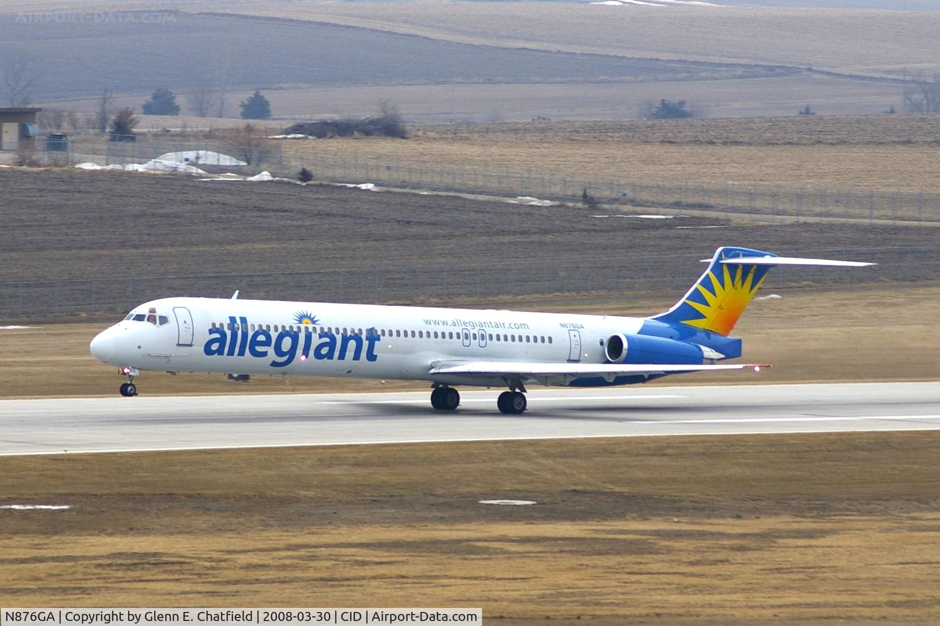 N876GA, 1995 McDonnell Douglas MD-83 (DC-9-83) C/N 53469, Departing Runway 9