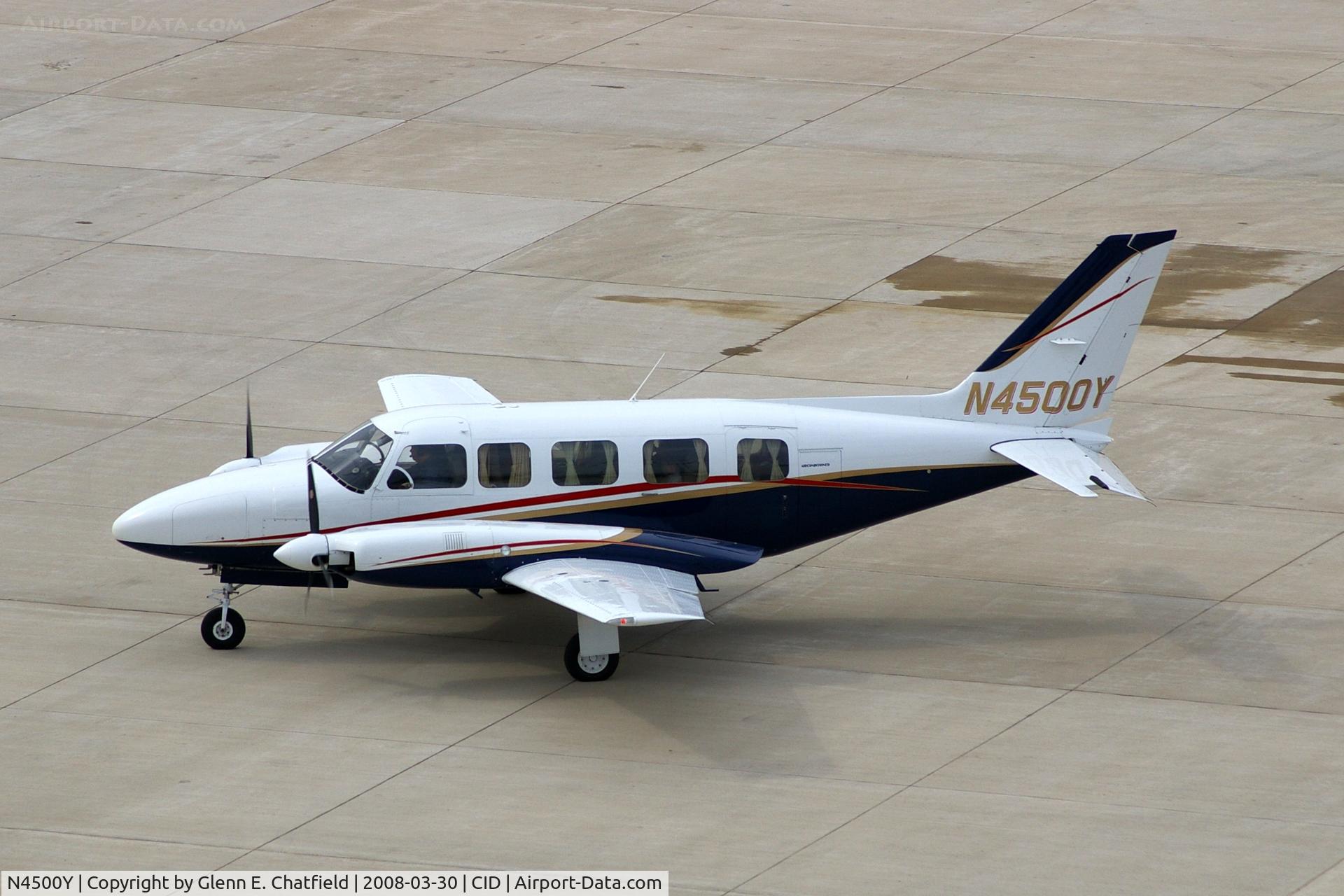 N4500Y, 1980 Piper PA-31-350 Chieftain C/N 31-8052160, Taxiing for departure from Landmark