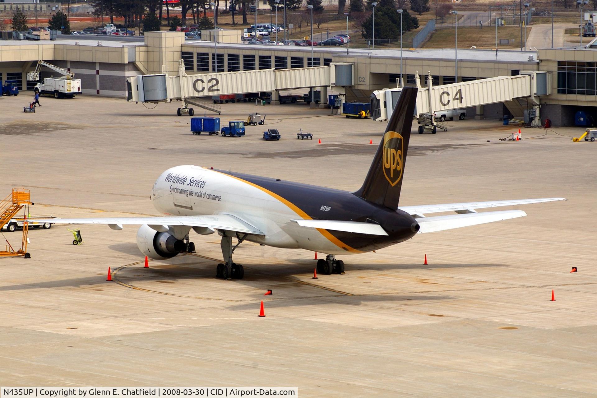 N435UP, 1993 Boeing 757-24APF C/N 25466, Parked for the weekend