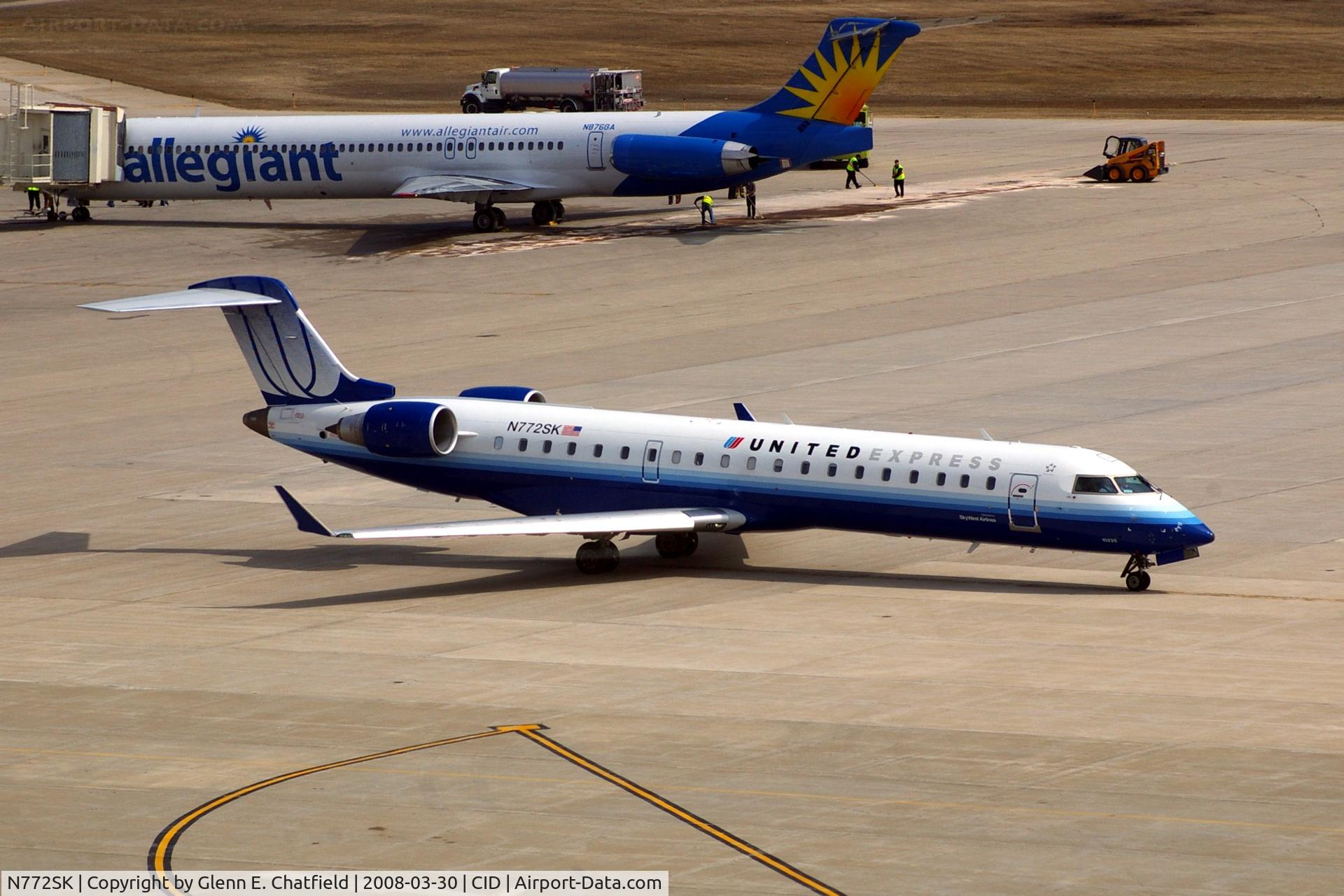 N772SK, 2005 Bombardier CRJ-702 (CL-600-2C10) Regional Jet C/N 10235, Taxiing to Runway 9 for departure