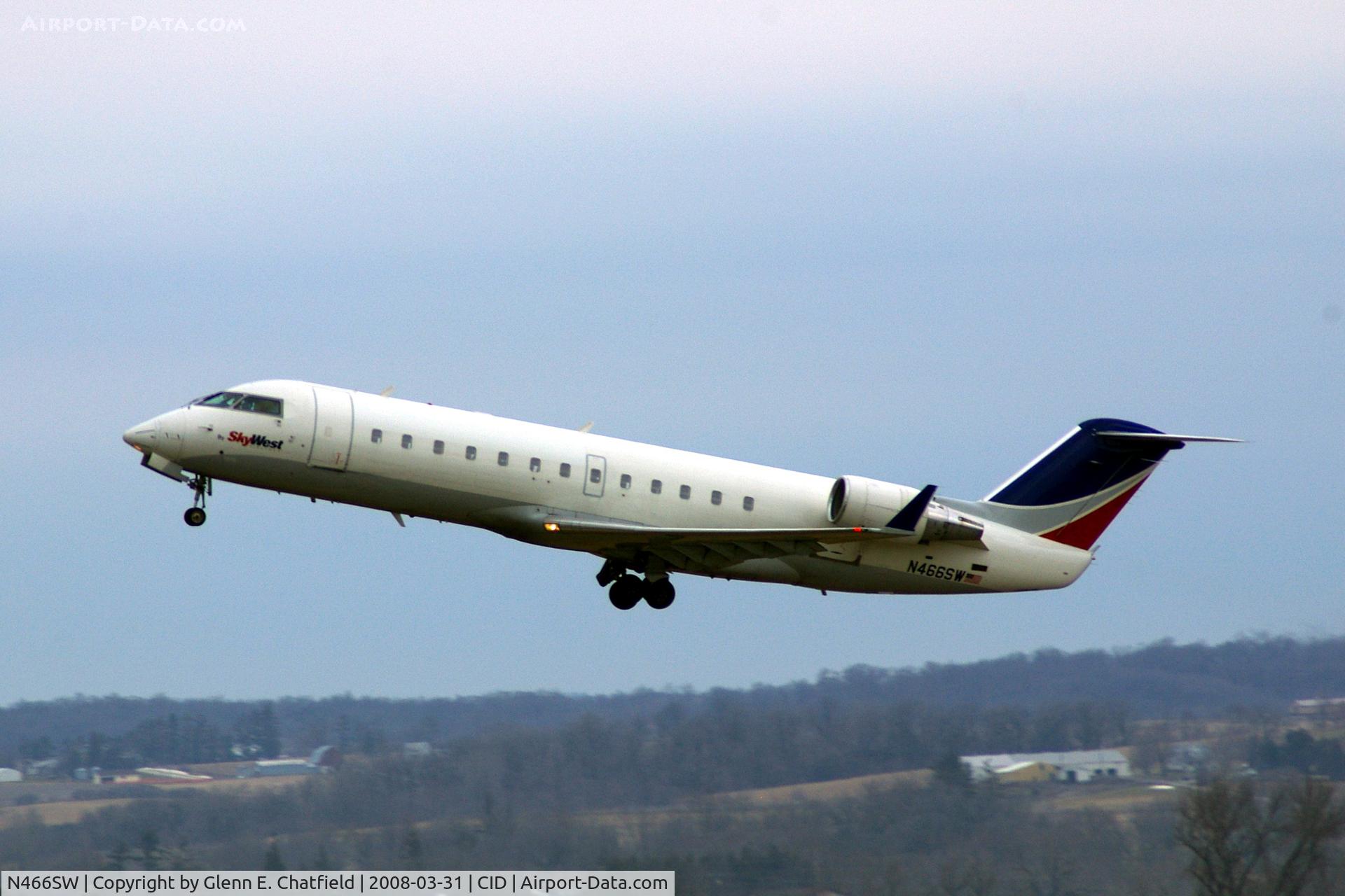 N466SW, 2003 Bombardier CRJ-200ER (CL-600-2B19) C/N 7856, Departing Runway 9 for ORD