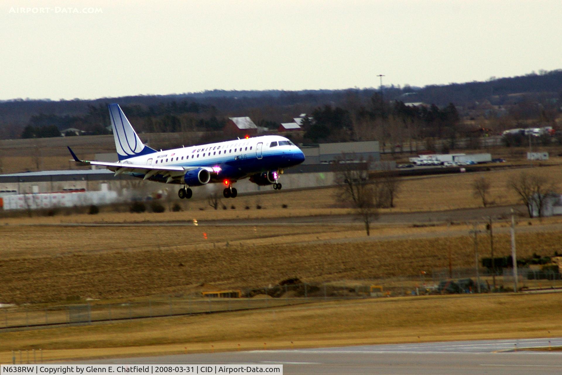 N638RW, 2004 Embraer 170SE (ERJ-170-100SE) C/N 17000053, Arriving Runway 27