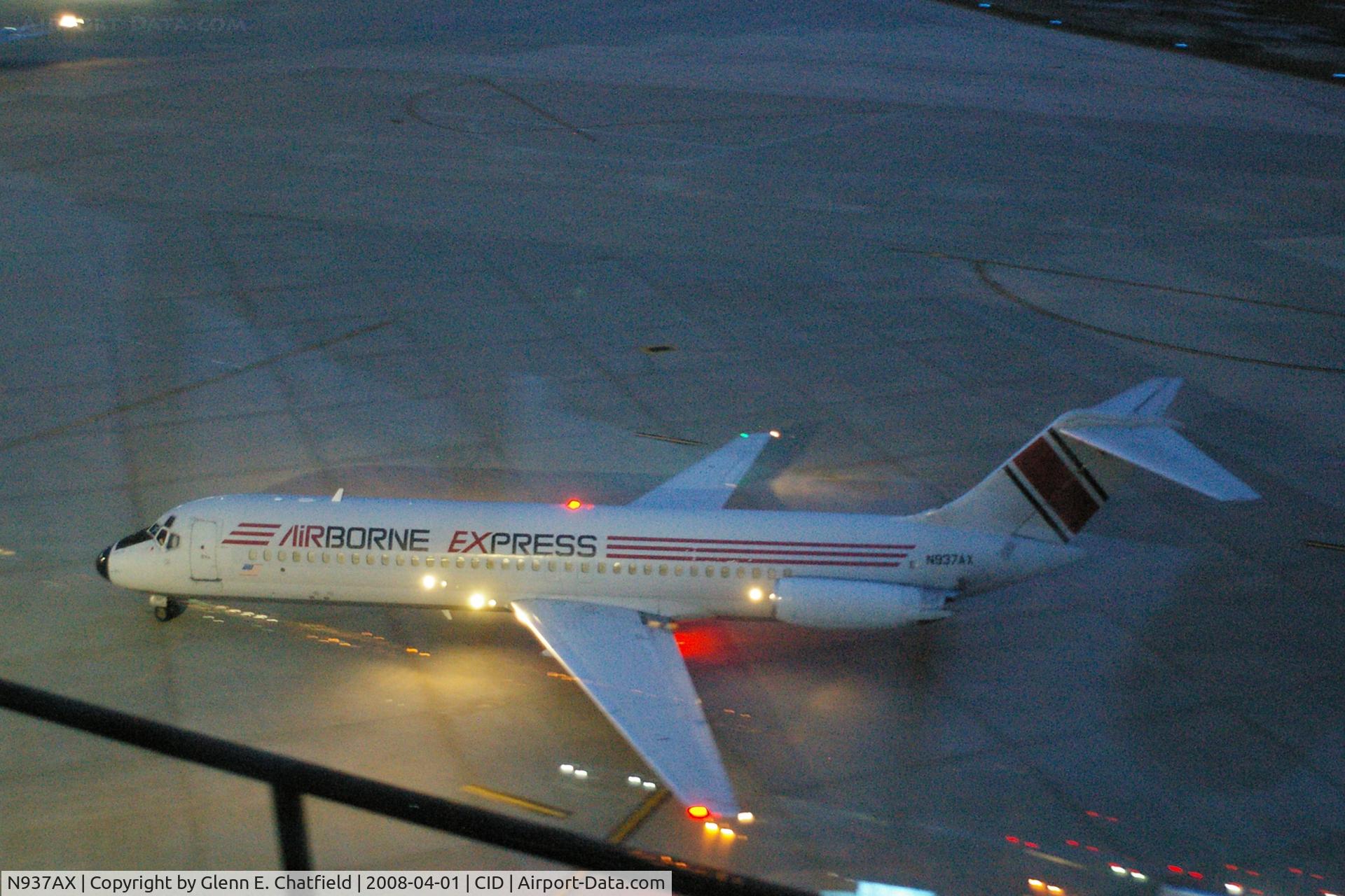 N937AX, 1968 Douglas DC-9-31 C/N 47074, ABX559 has just arrived at the base of the tower, on the lighted ramp