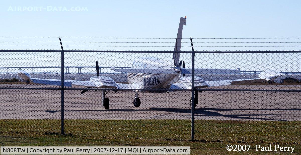 N808TW, 1977 Cessna 340A C/N 340A0304, With all the fence-shots, its like being on a plane-ranch