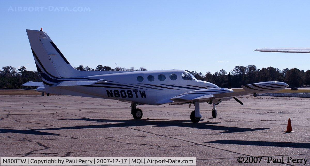 N808TW, 1977 Cessna 340A C/N 340A0304, Sweet sweeping markings on this girl