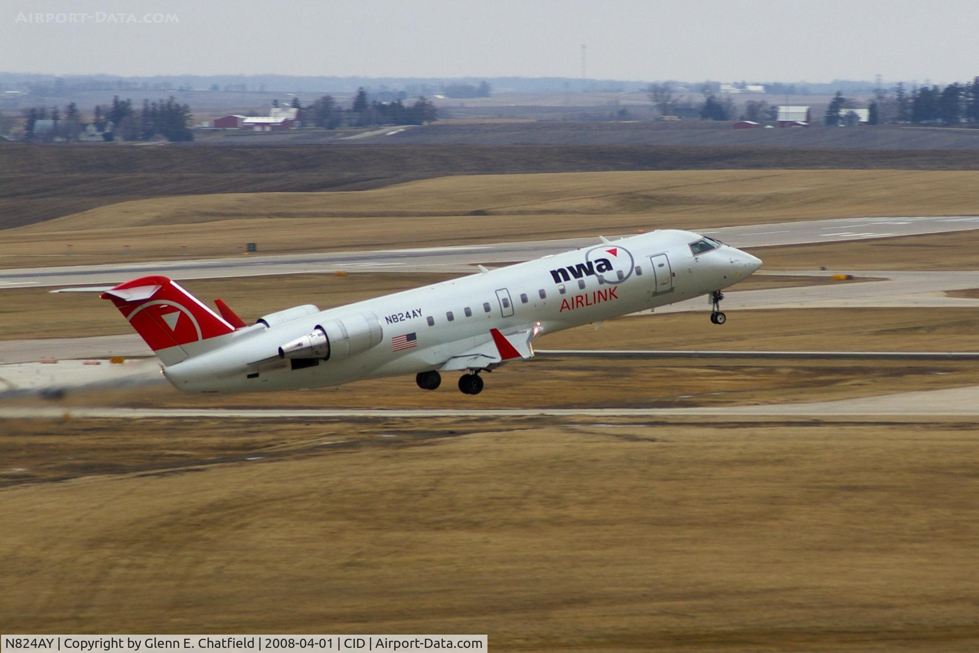 N824AY, 2005 Bombardier CRJ-200LR (CL-600-2B19) C/N 8024, Departing Runway 31 for DTW