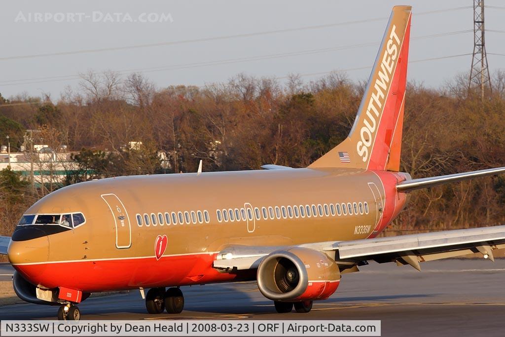 N333SW, 1988 Boeing 737-3H4 C/N 23697, Southwest Airlines N333SW (FLT SWA2704) from Baltimore/Washington Int'l (KBWI) exitting RWY 5 at Taxiway 