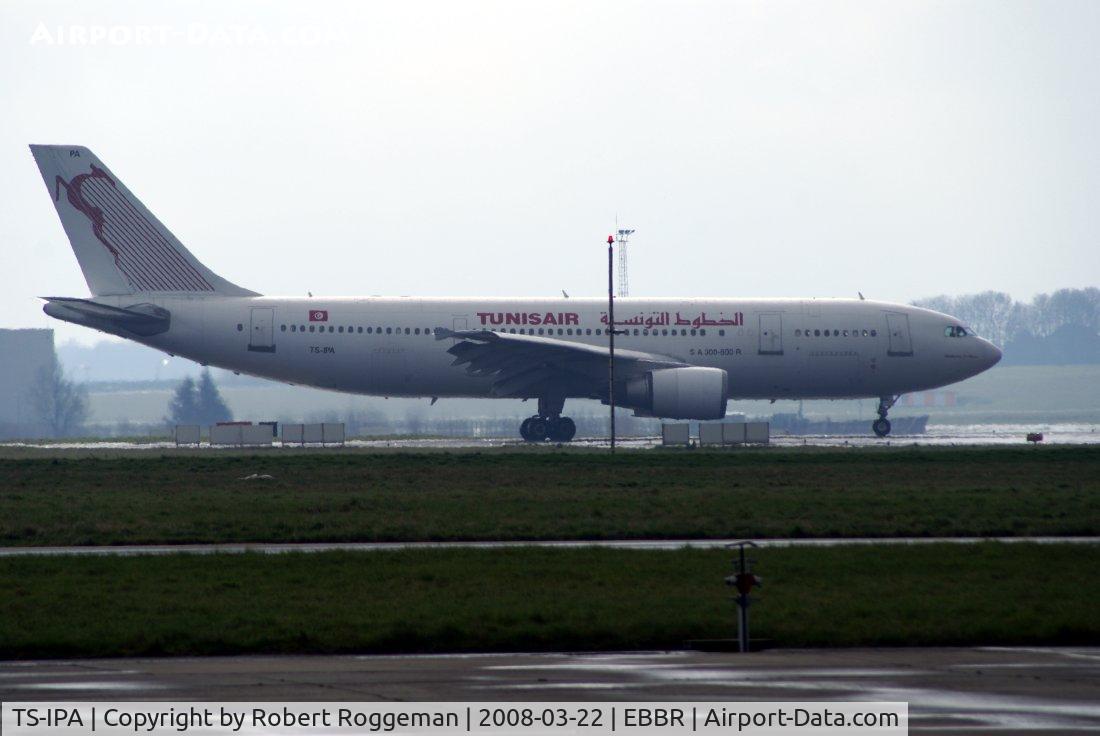 TS-IPA, 1990 Airbus A300B4-605R C/N 558, Taxiing in.Tunisair.