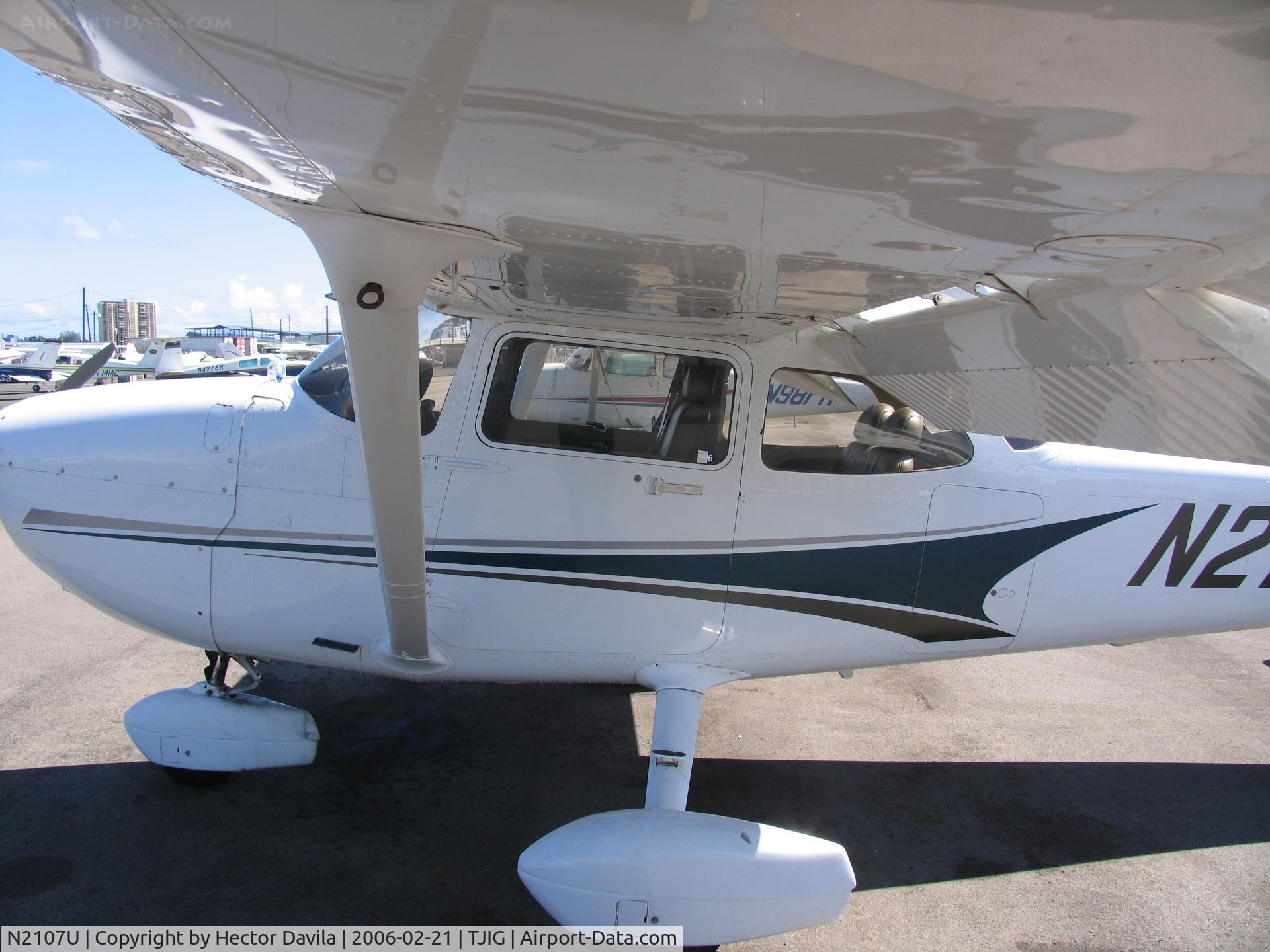 N2107U, 2004 Cessna 172S C/N 172S9603, Cessna trainer.