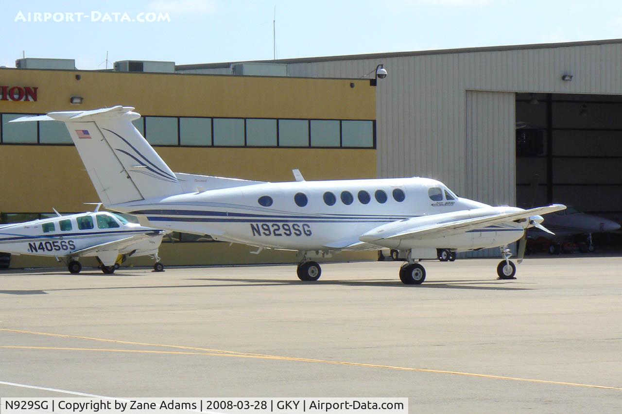 N929SG, 1981 Beech 200 King Air C/N BB-834, At Arlington Municipal