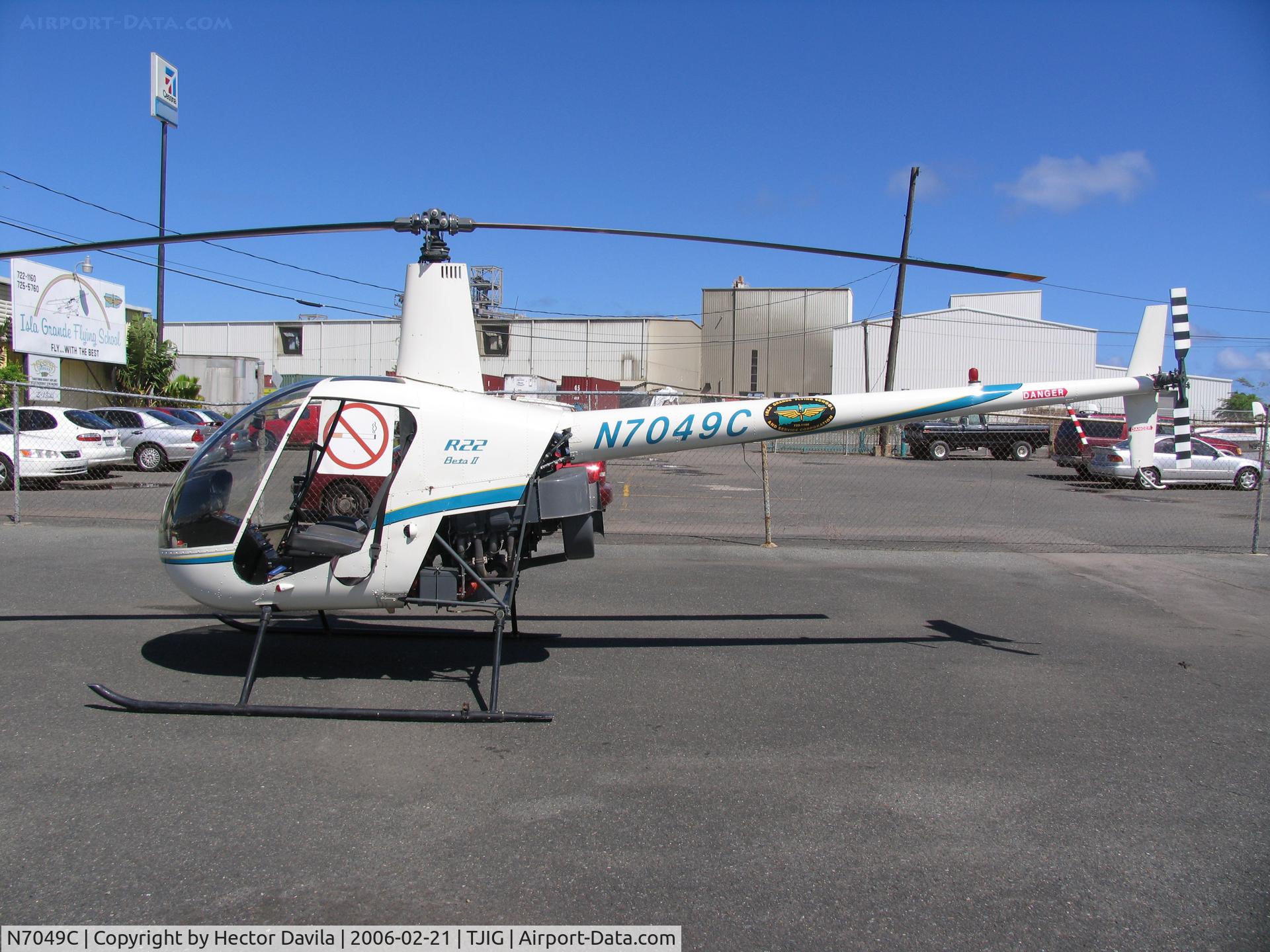 N7049C, 1998 Robinson R22 BETA C/N 2884, Trainer.
