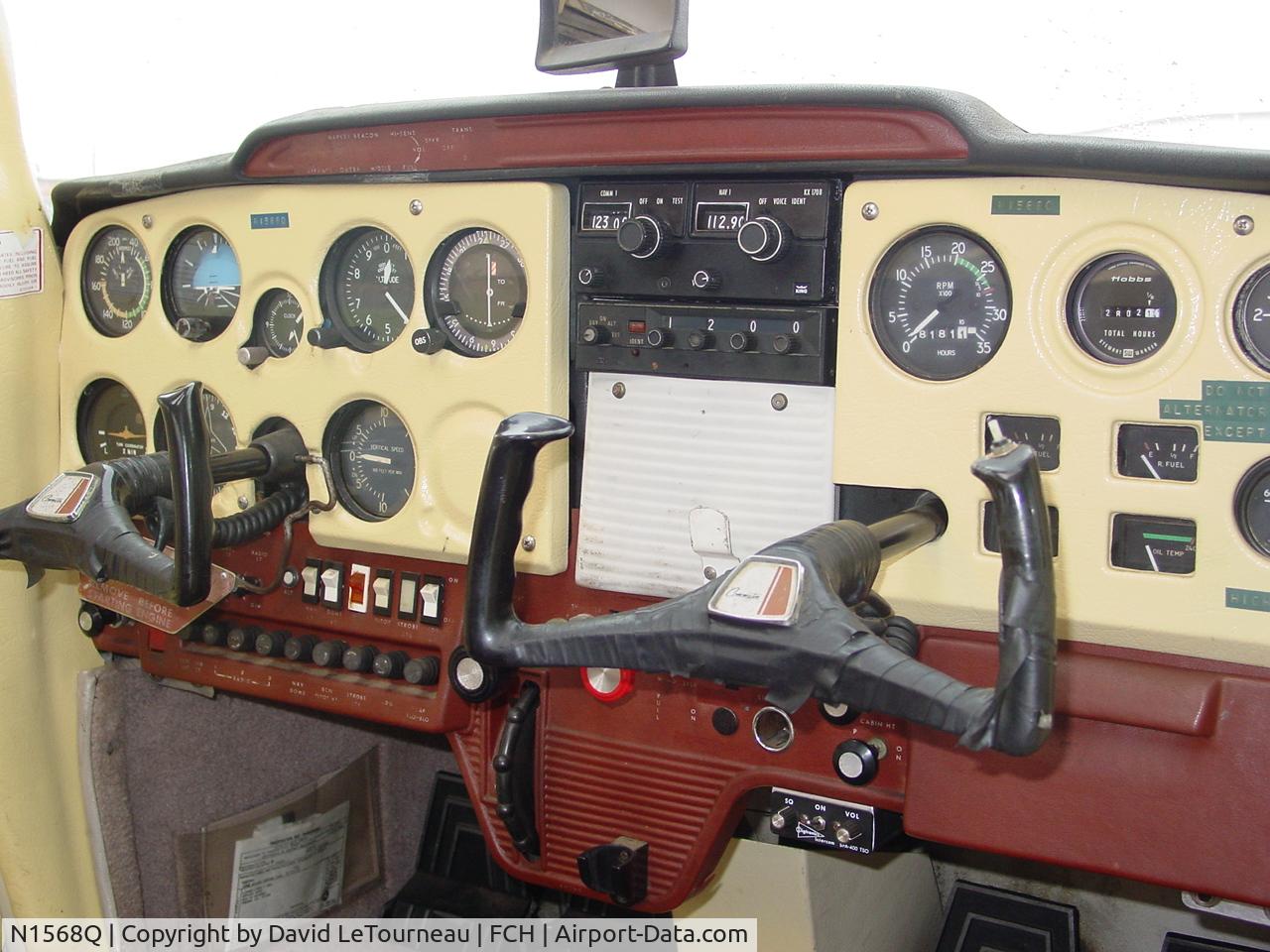 N1568Q, 1971 Cessna 150L C/N 15072868, Inside