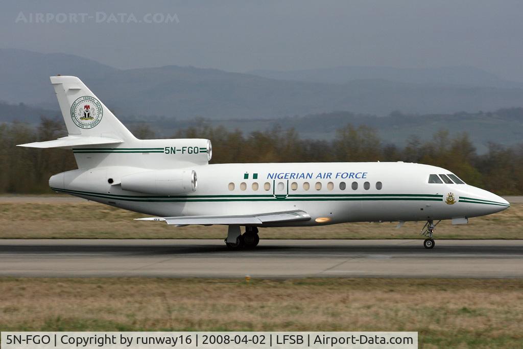 5N-FGO, 1988 Dassault Falcon 900EX C/N 52, Nigerian Air Force Falcon 900 departing runway 16