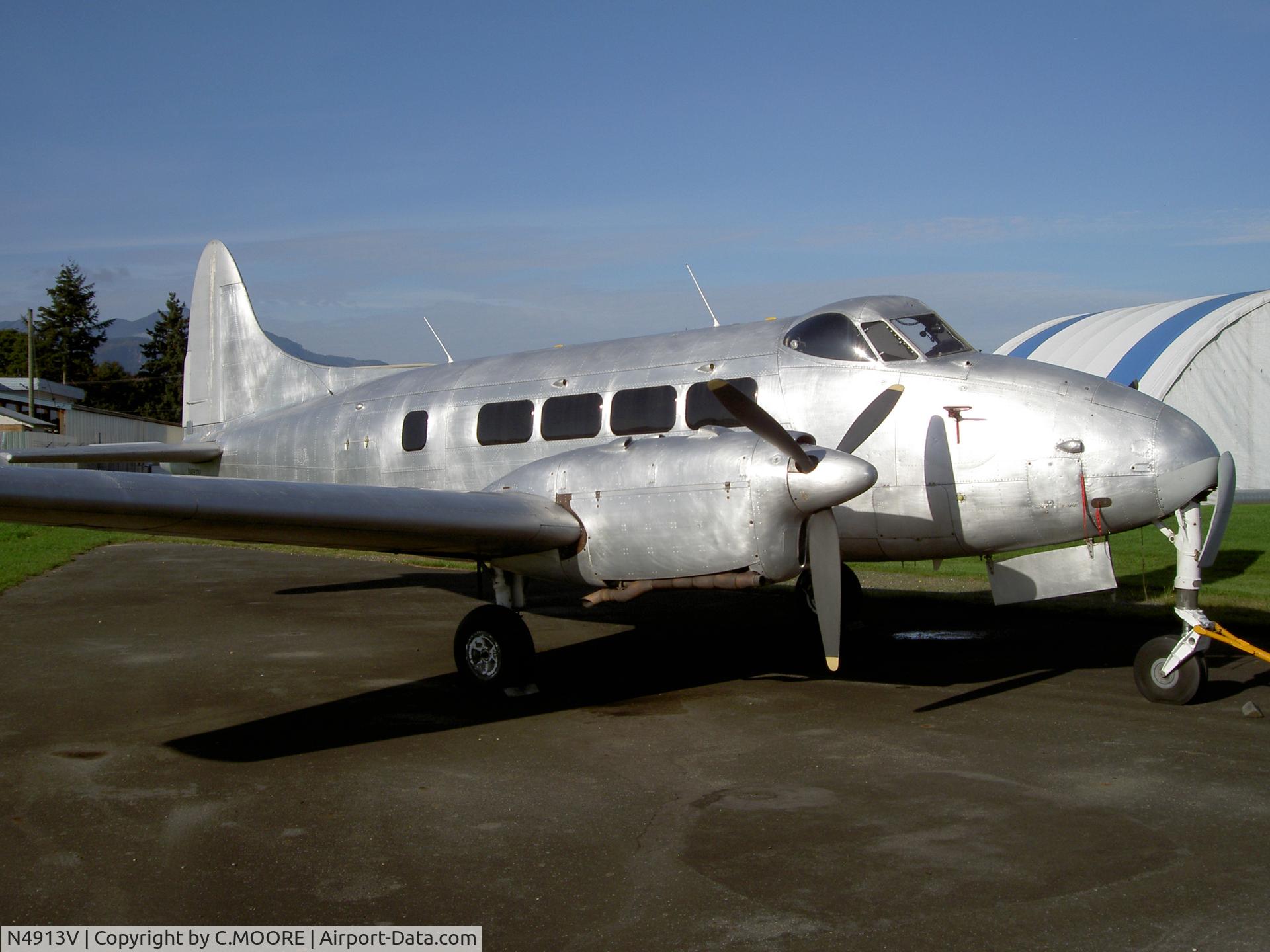 N4913V, 1954 De Havilland DH-104 Dove 5A C/N 04272, 13V AT CHILLIWACK AIRPORT