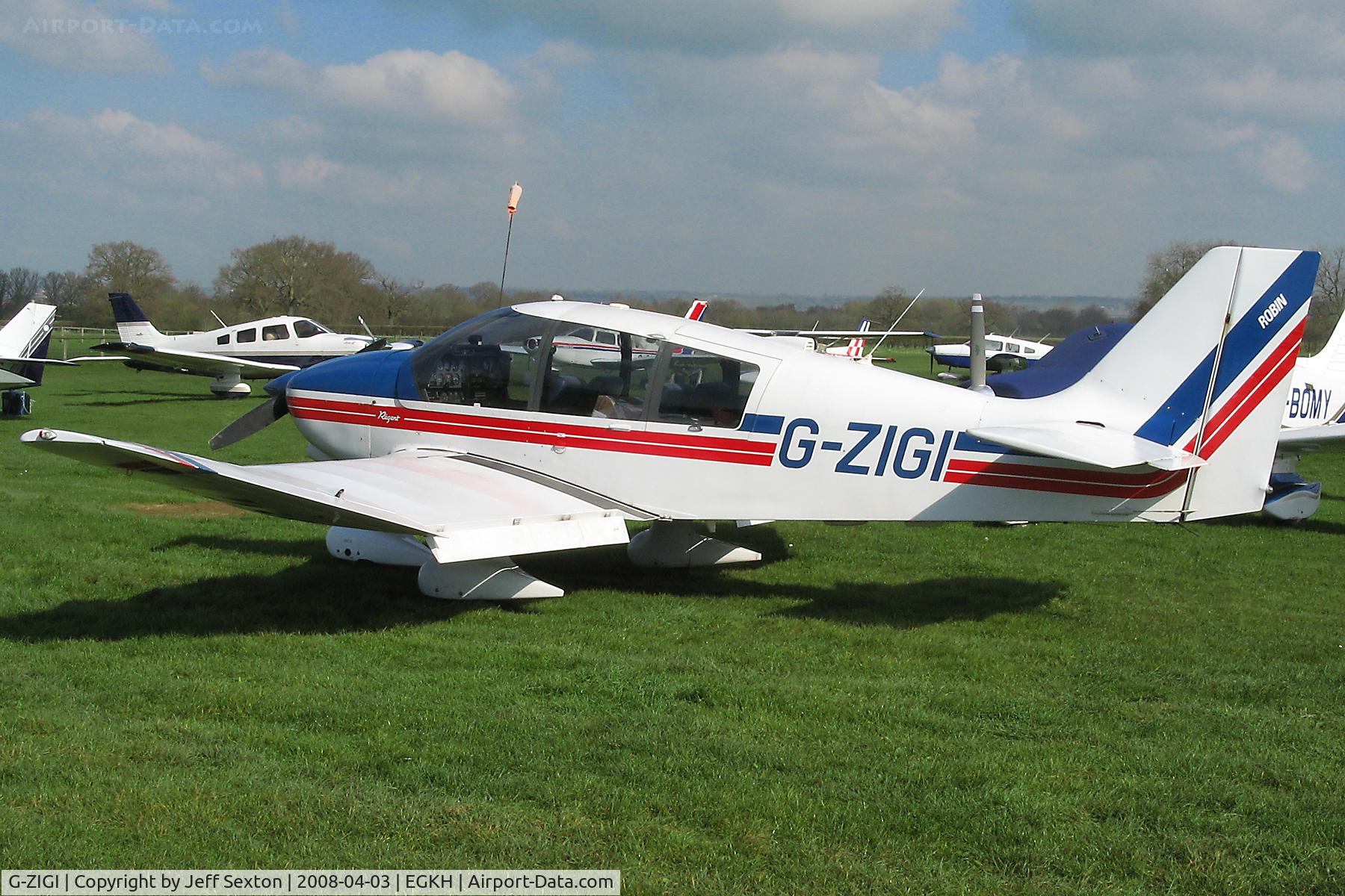 G-ZIGI, 1992 Robin DR-400-180 Regent Regent C/N 2107, Parked at Lashenden/Headcorn UK