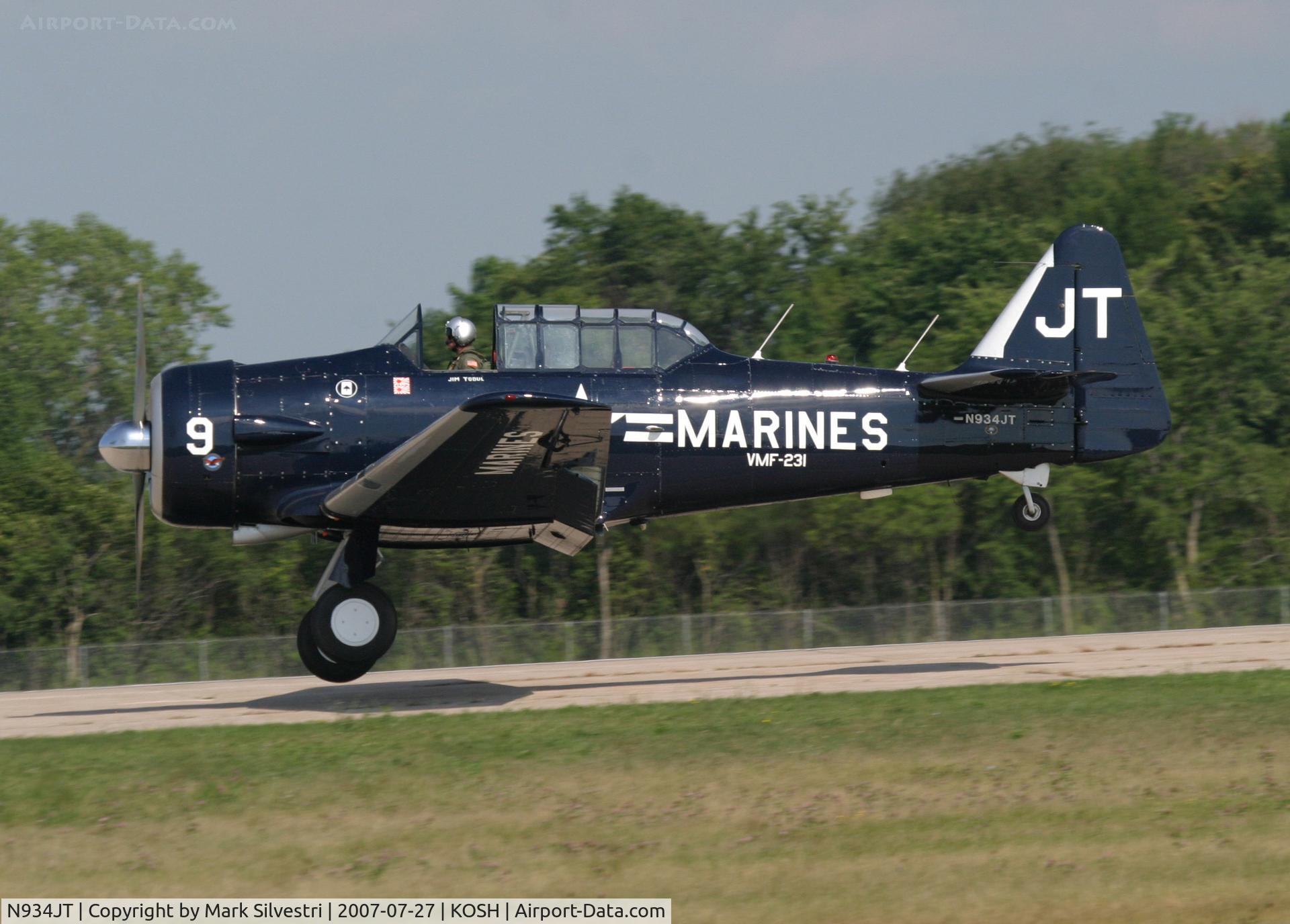 N934JT, 1942 North American SNJ-4 Texan C/N 88-12858, Oshkosh 2007