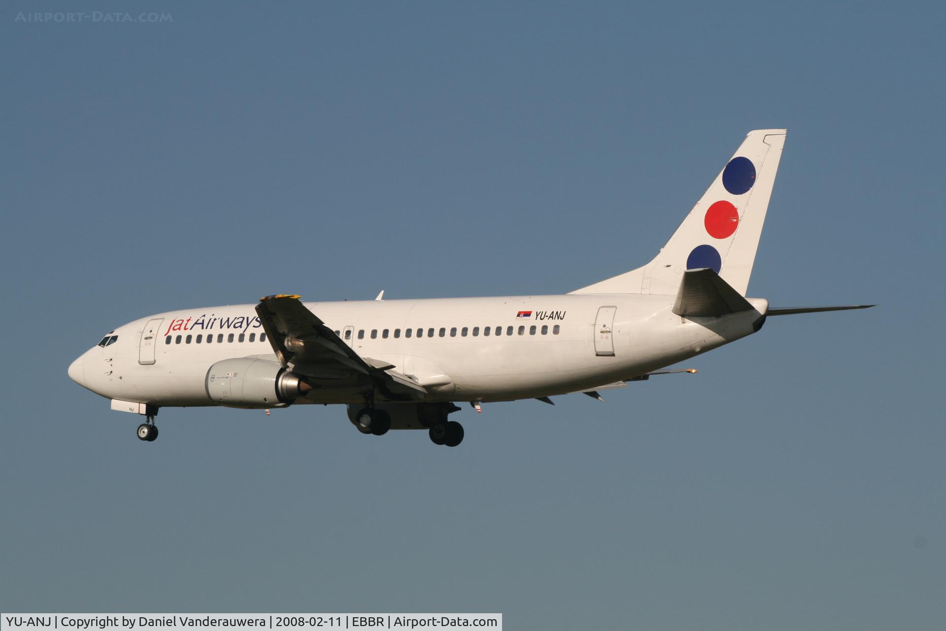 YU-ANJ, 1986 Boeing 737-3H9 C/N 23714/1305, several seconds before landing on rwy 25L