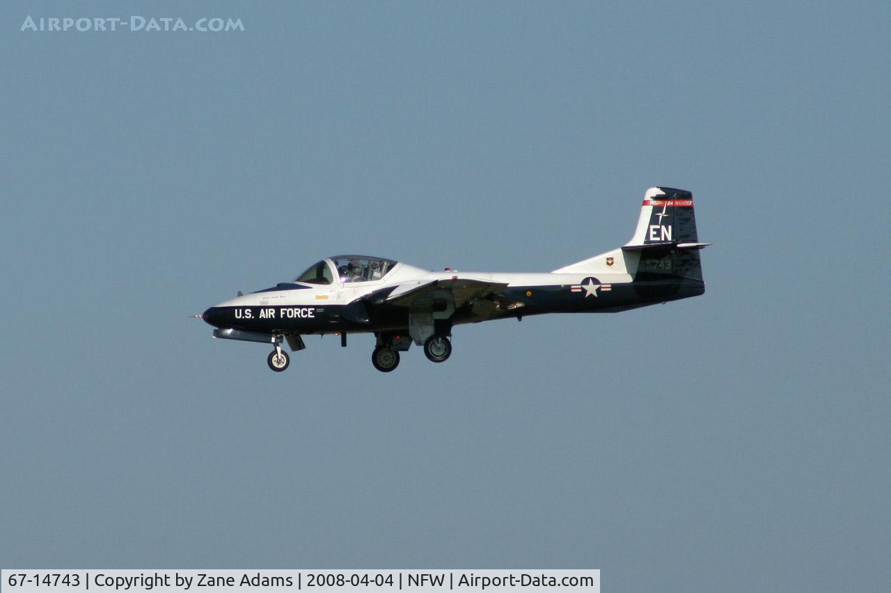 67-14743, 1967 Cessna T-37B Tweety Bird C/N 40998, T-37B landing at Carswell (NASJRB Ft. Worth)
