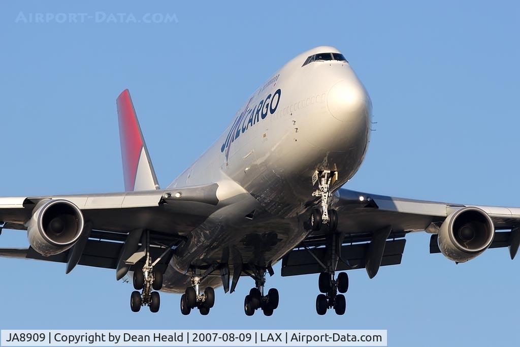 JA8909, 1993 Boeing 747-446 C/N 26353, JAL Cargo JA8909 (FLT JAL6086) from San Francisco Int'l (KSFO) on short-final to RWY 24R.