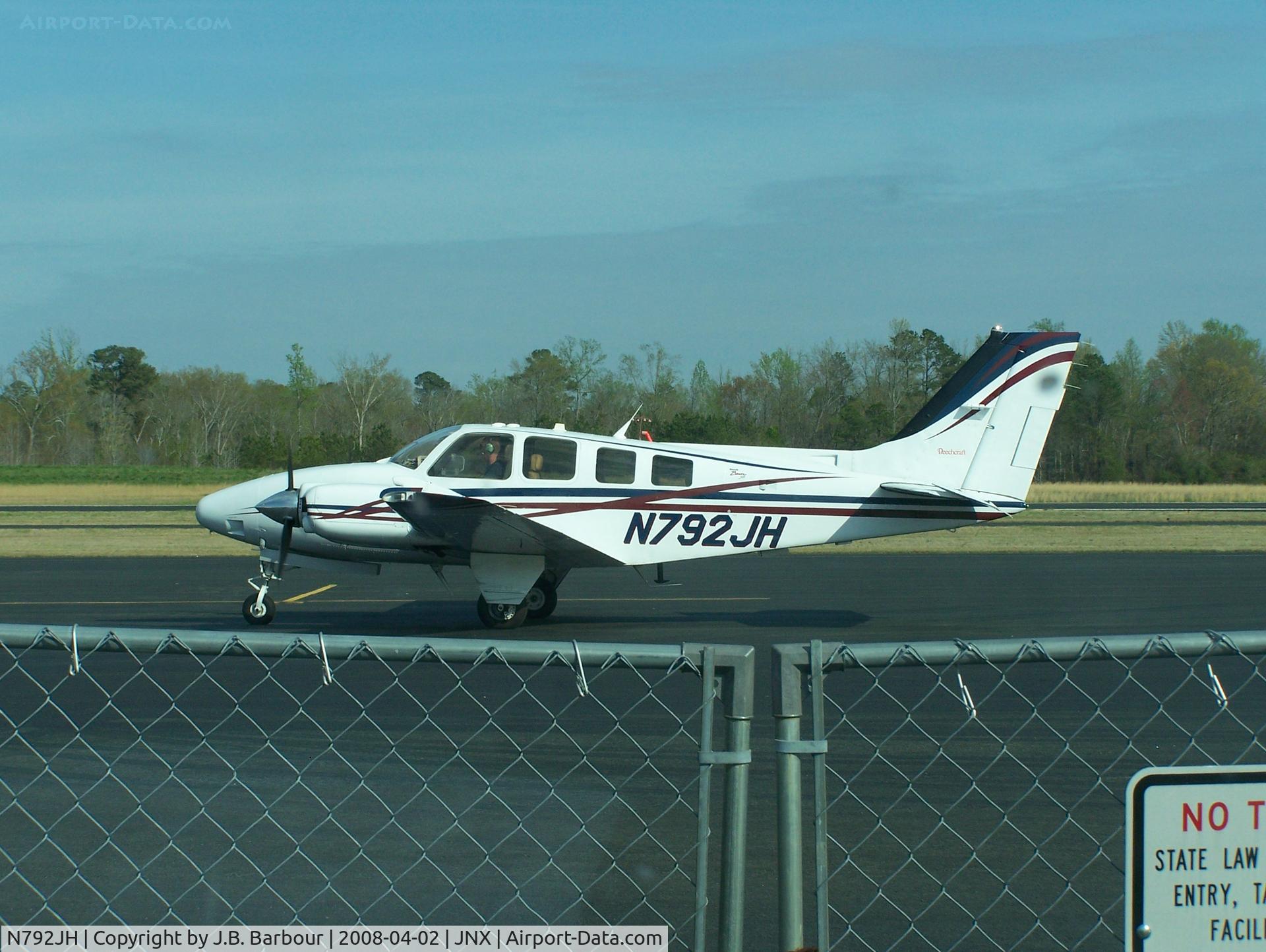 N792JH, 2001 Raytheon Aircraft Company 58 C/N TH-1988, N/A