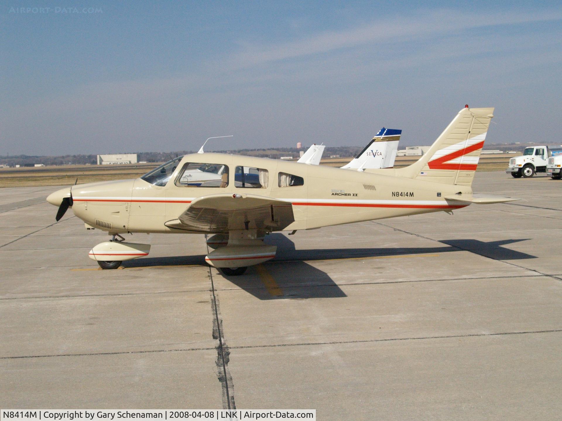 N8414M, 1981 Piper PA-28-181 C/N 28-8190276, Lay oveR