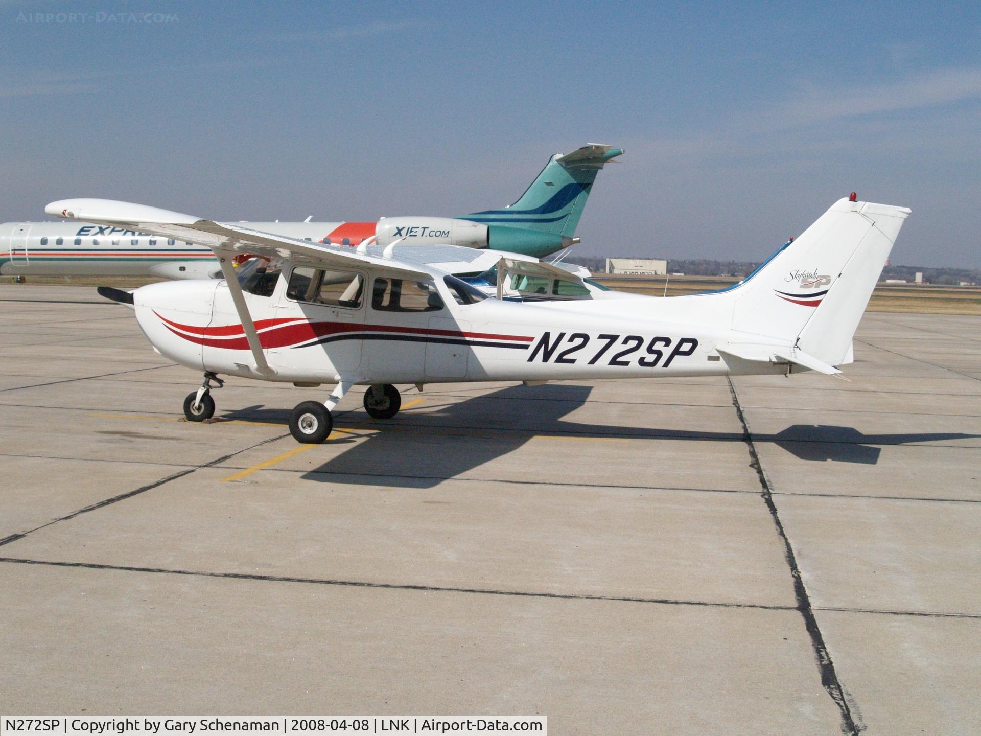 N272SP, 1998 Cessna 172S C/N 172S8016, Refuelling stop