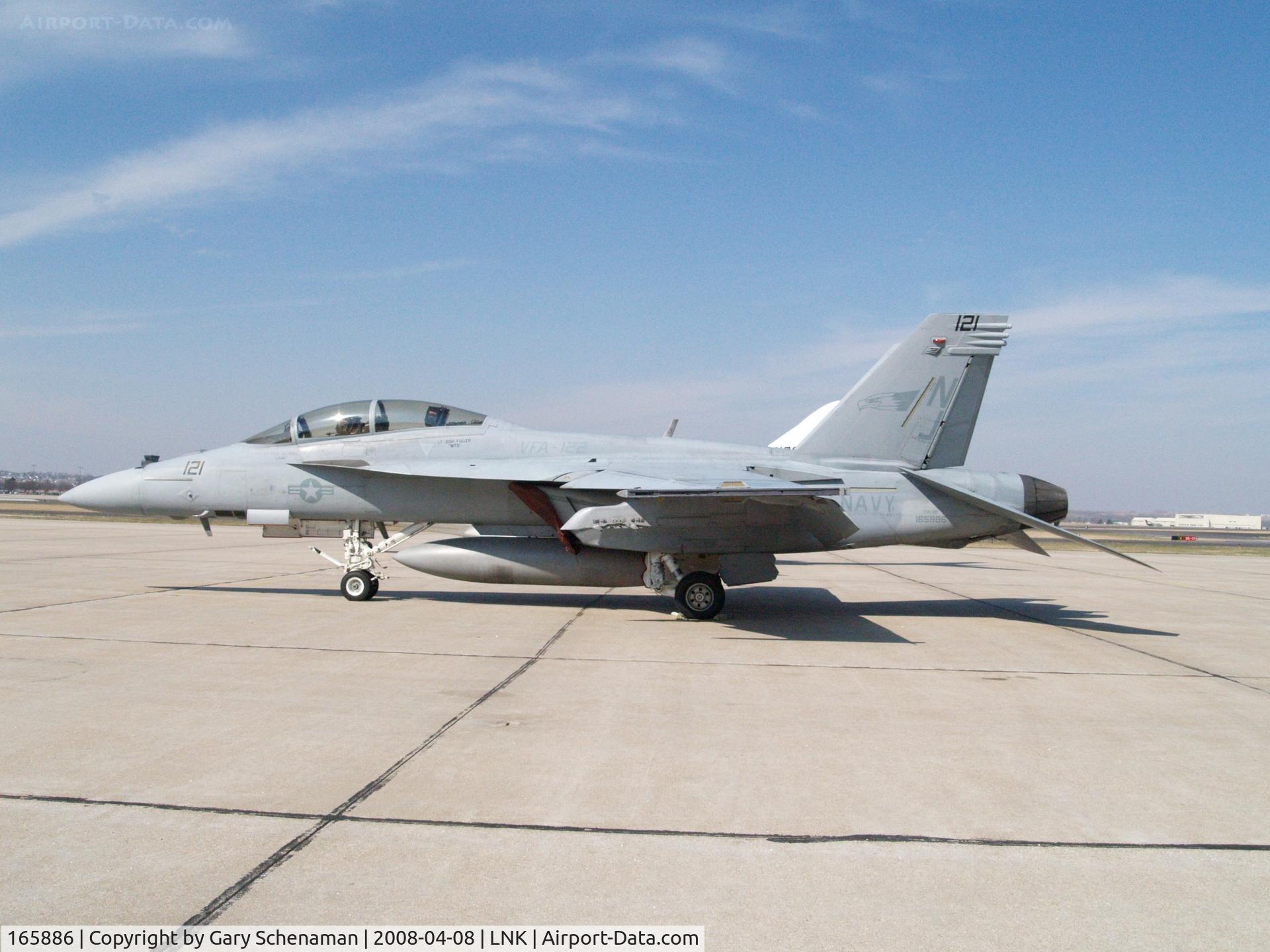 165886, Boeing F/A-18F Super Hornet C/N F046, FA-18F, LAYOVER FOR FUEL