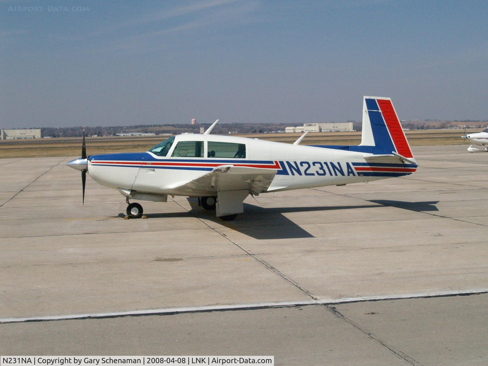 N231NA, 1980 Mooney M20K C/N 25-0318, Refuelling stop