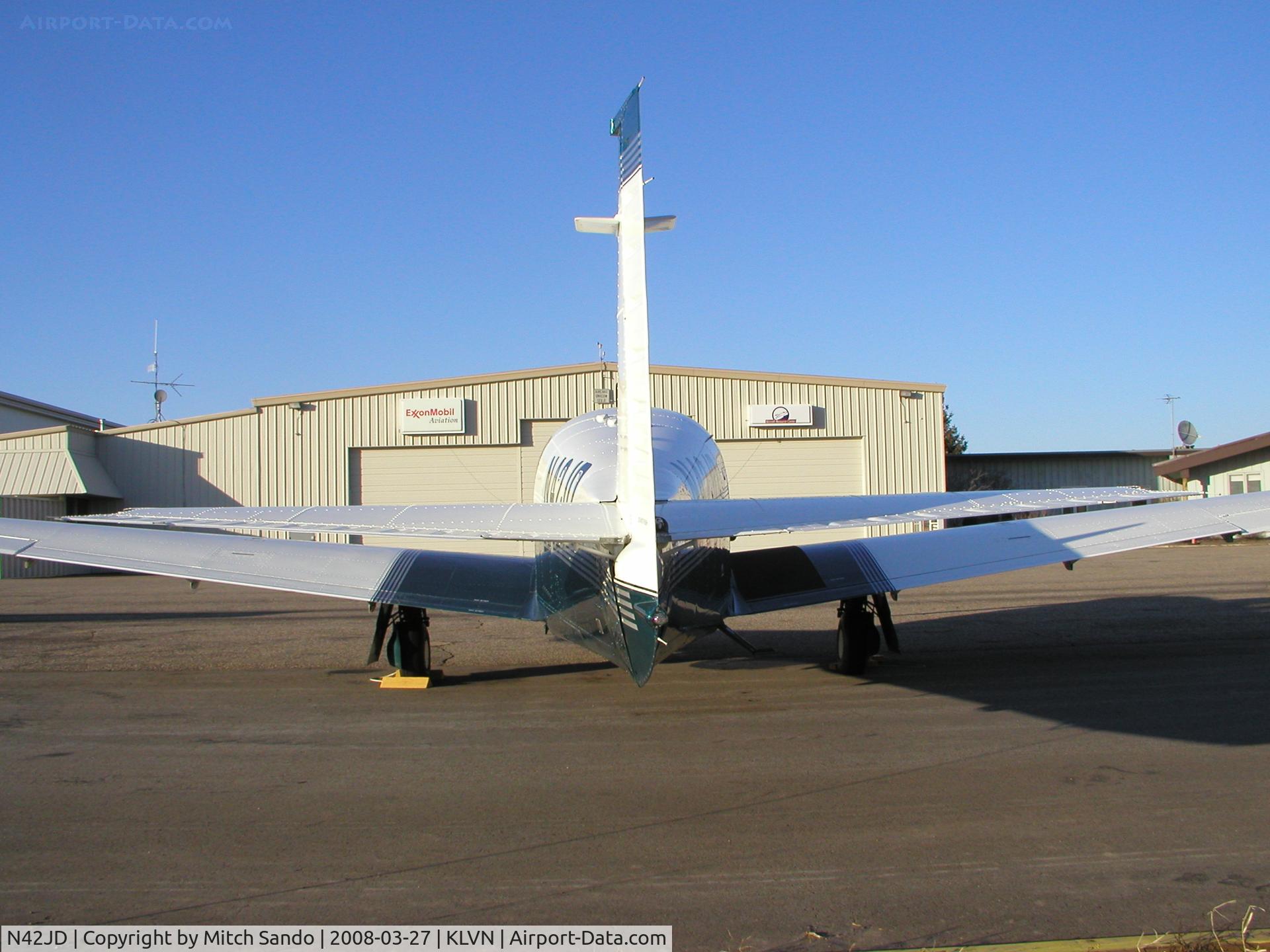 N42JD, 2000 Mooney M20M Bravo C/N 27-0303, Parked on the ramp at Airlake.