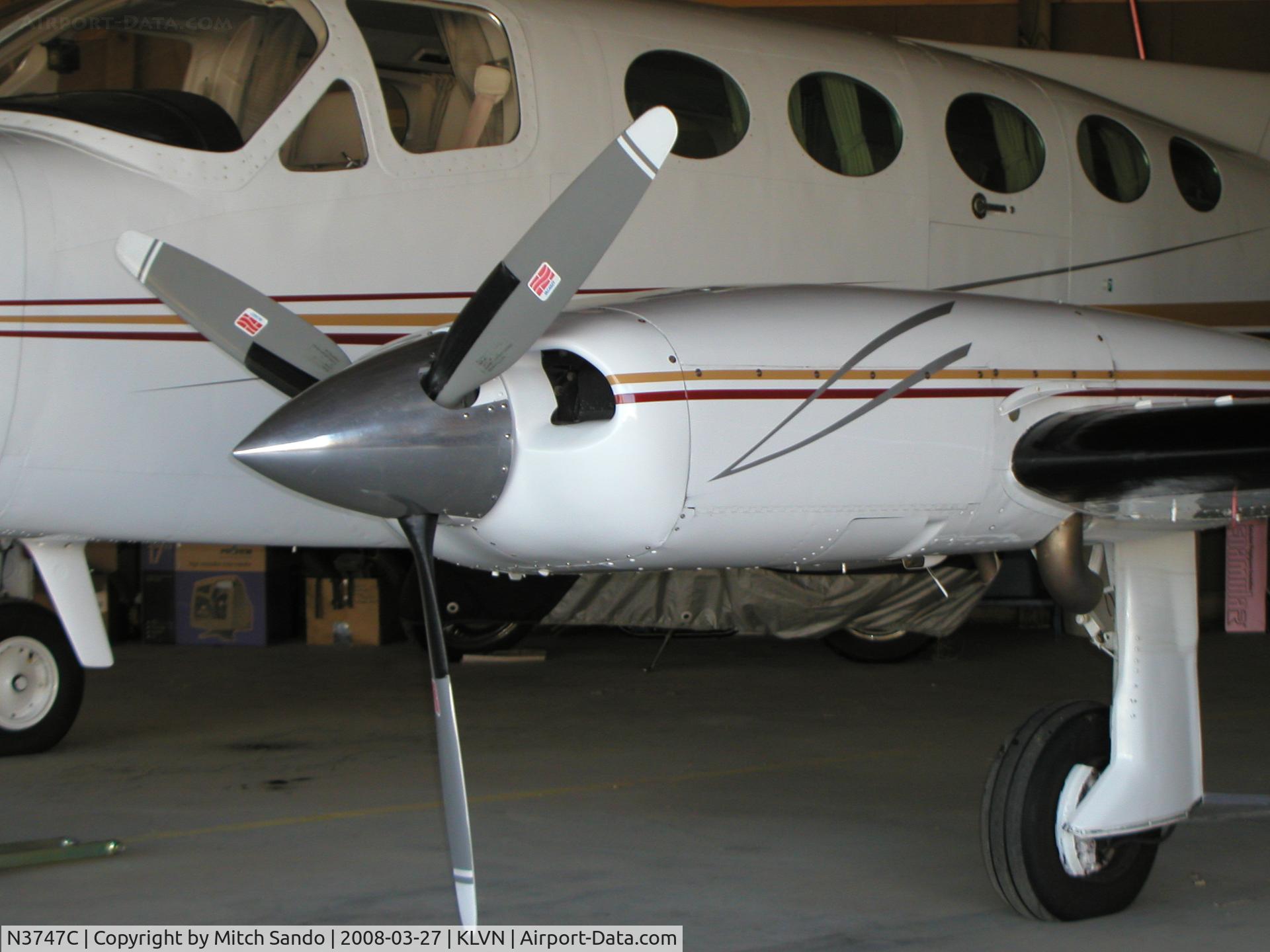 N3747C, 1975 Cessna 414 Chancellor C/N 414-0818, Parked inside the hangar.