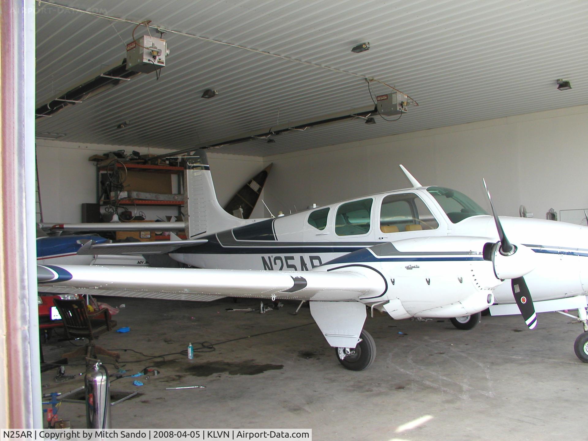 N25AR, 1960 Beech B95 Travel Air C/N TD-431, Parked inside the hangar.
