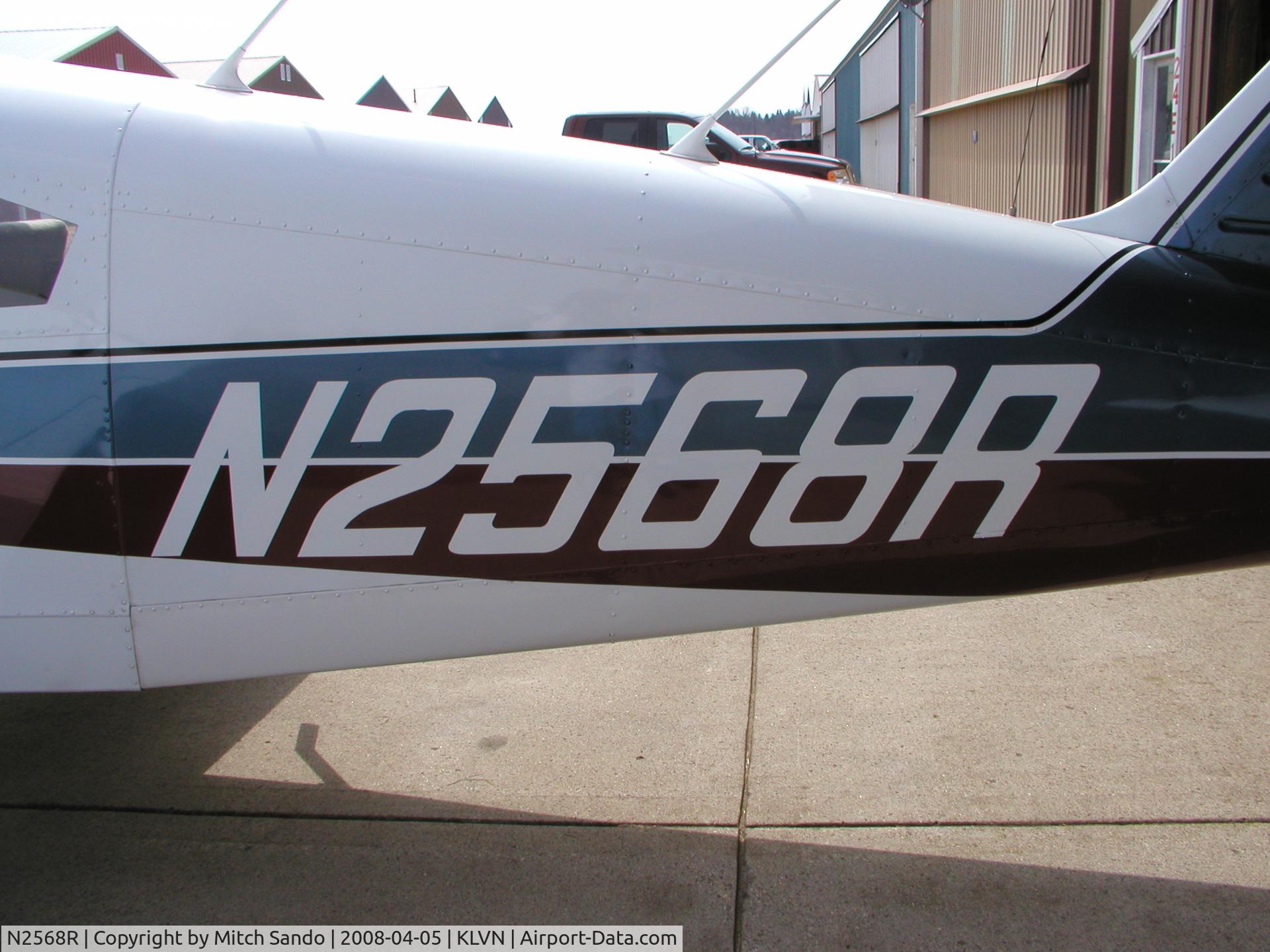 N2568R, 1969 Piper PA-28-180 C/N 28-5649, Parked outside the hangar.