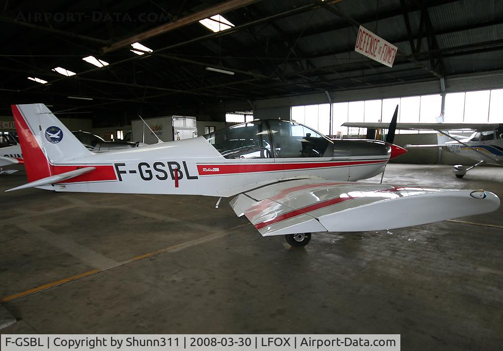 F-GSBL, Robin HR-200-120B C/N 314, Inside GAMA Airclub hangar
