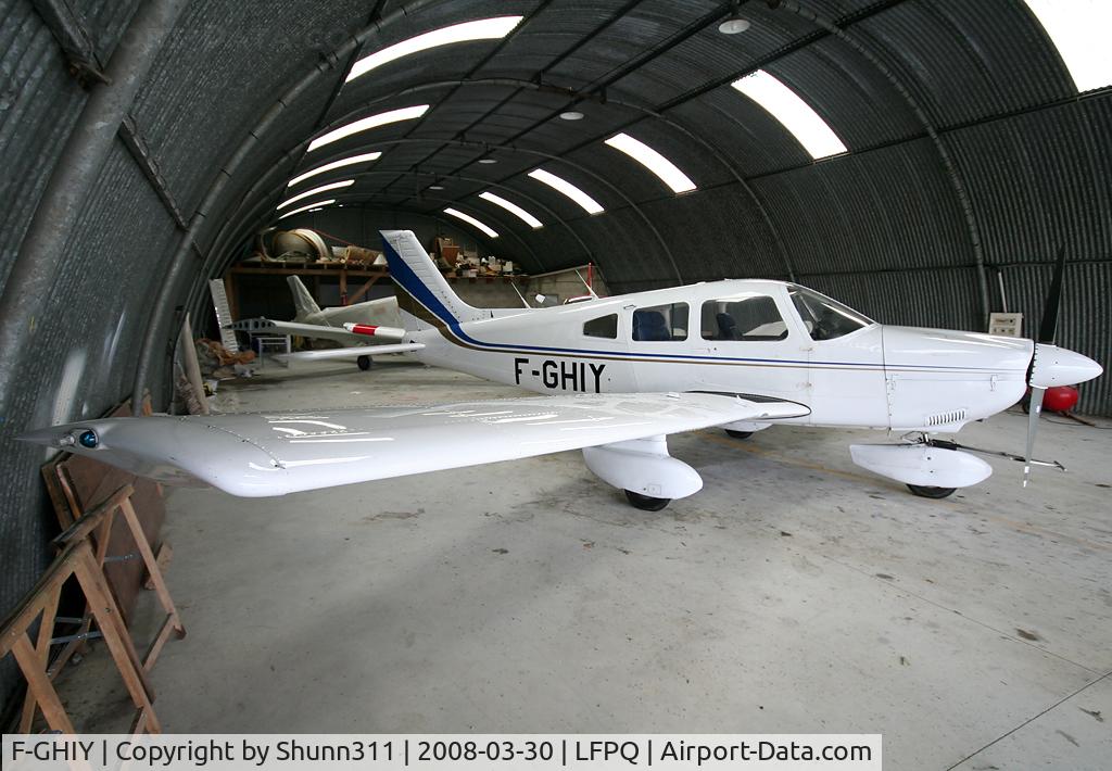 F-GHIY, Piper PA-28-181 Archer C/N 28-8490067, Inside Airclub's hangar