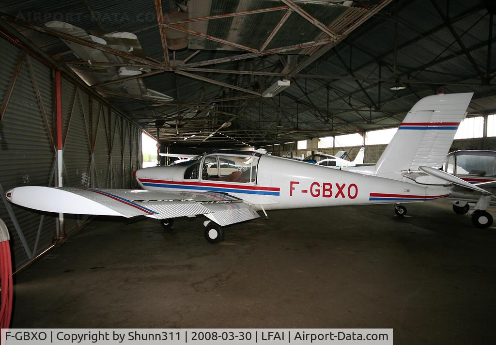 F-GBXO, Socata RALLYE 110 ST C/N 3292, Inside Airclub's hangar. Thanks to the Airclub member to let me take all pics :-)