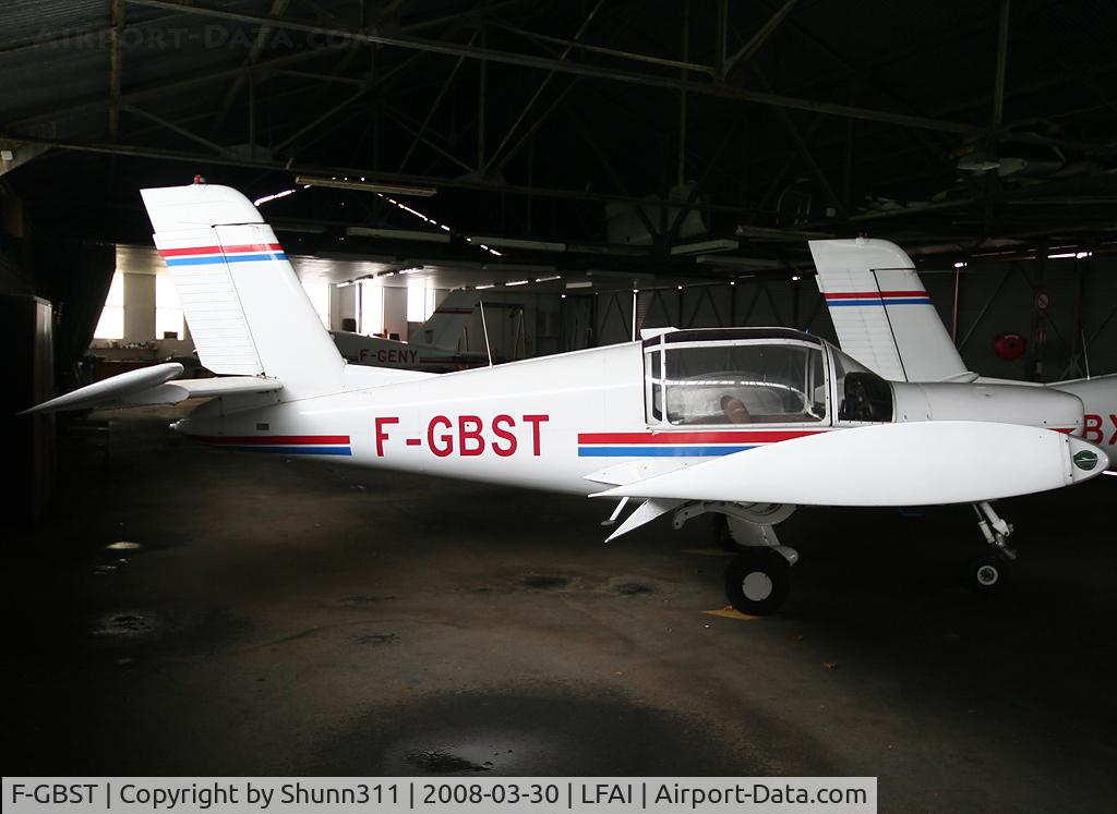 F-GBST, Socata RALLYE 110 ST C/N 3268, Inside Airclub's hangar