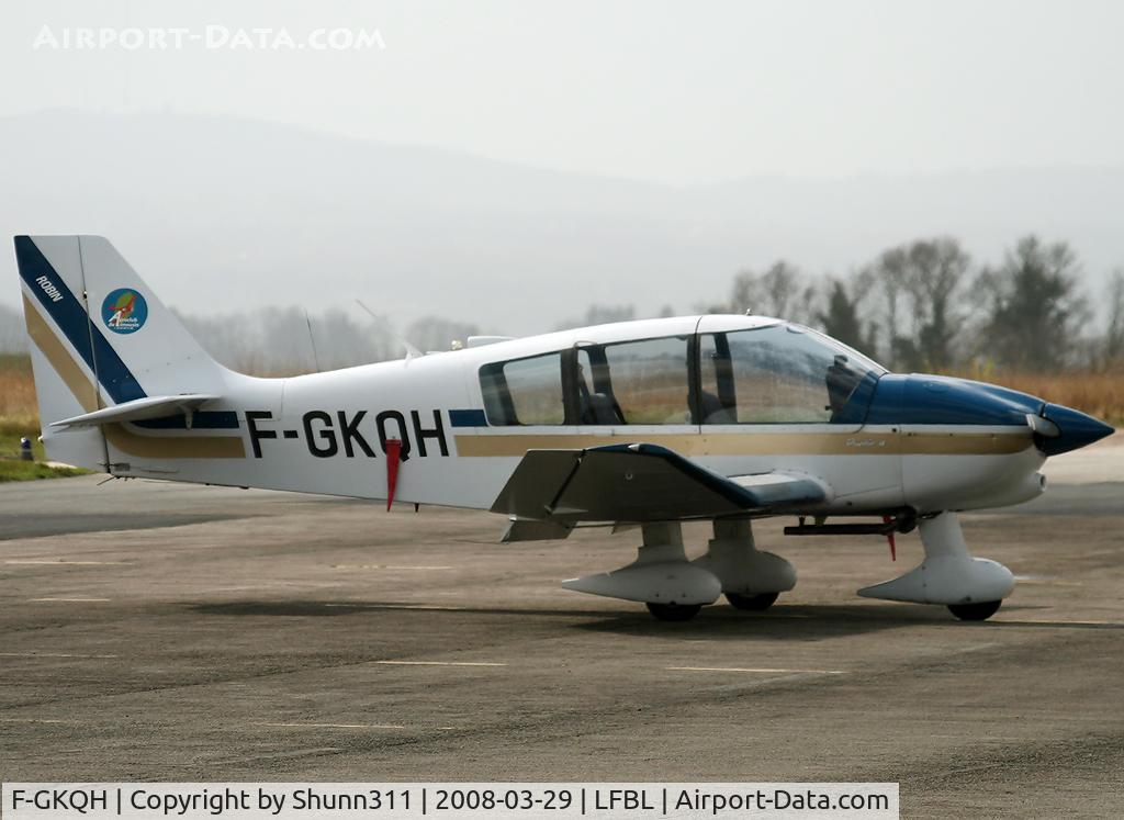 F-GKQH, Robin DR-400-140B Major C/N 2053, Waiting a new light flight