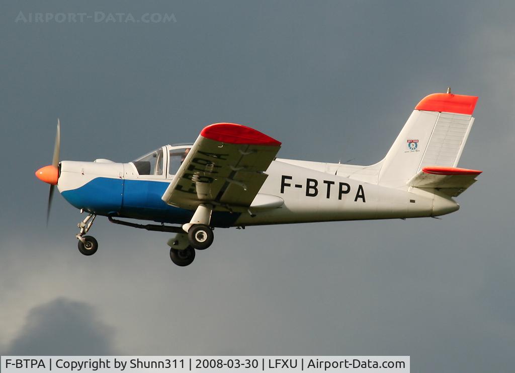 F-BTPA, Socata MS-893A Rallye Commodore 180 C/N 11981, On take off from this grass airfield