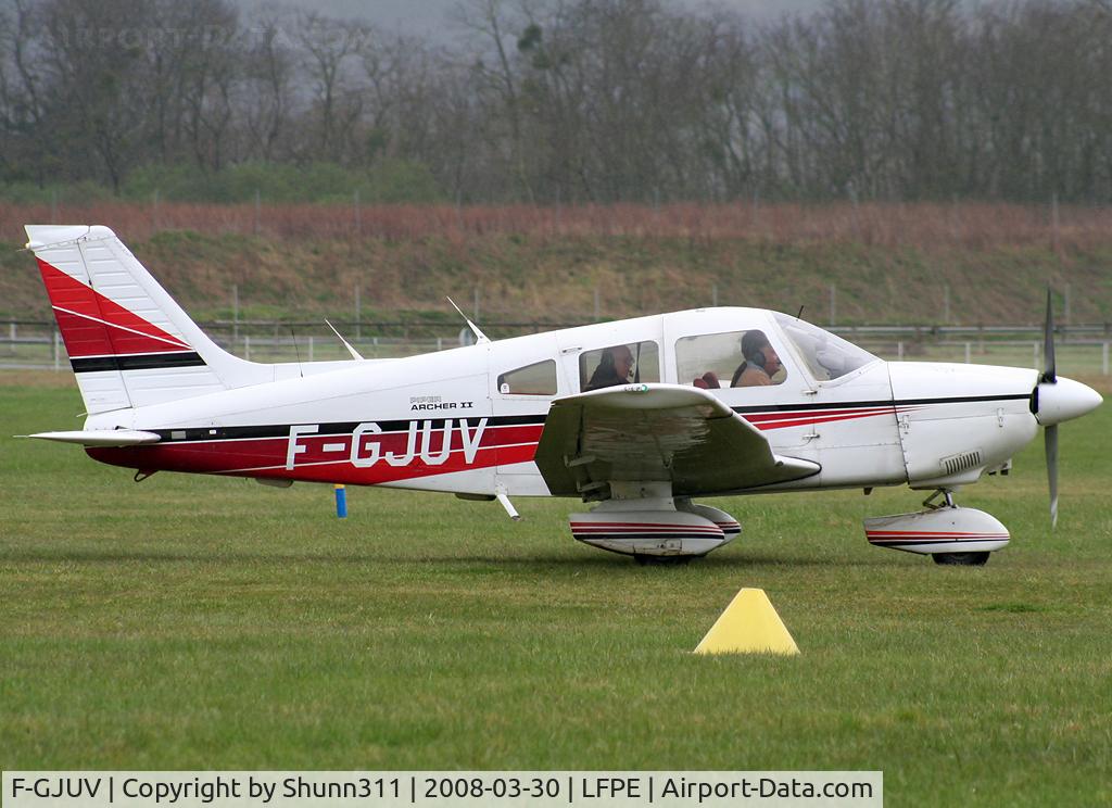 F-GJUV, Piper PA-28-181 Archer C/N 28-8490060, Arriving from a light flight