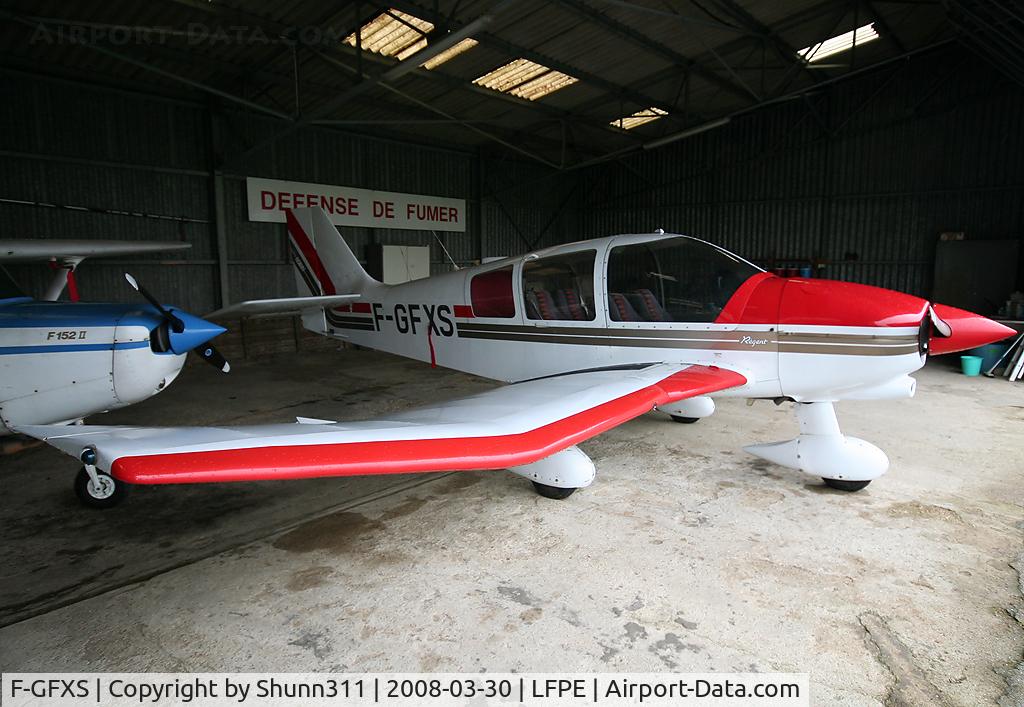 F-GFXS, Robin DR-400-180 Regent C/N 1774, Inside Airclub's hangar... Thanks to the crew member for all these pics ;-)