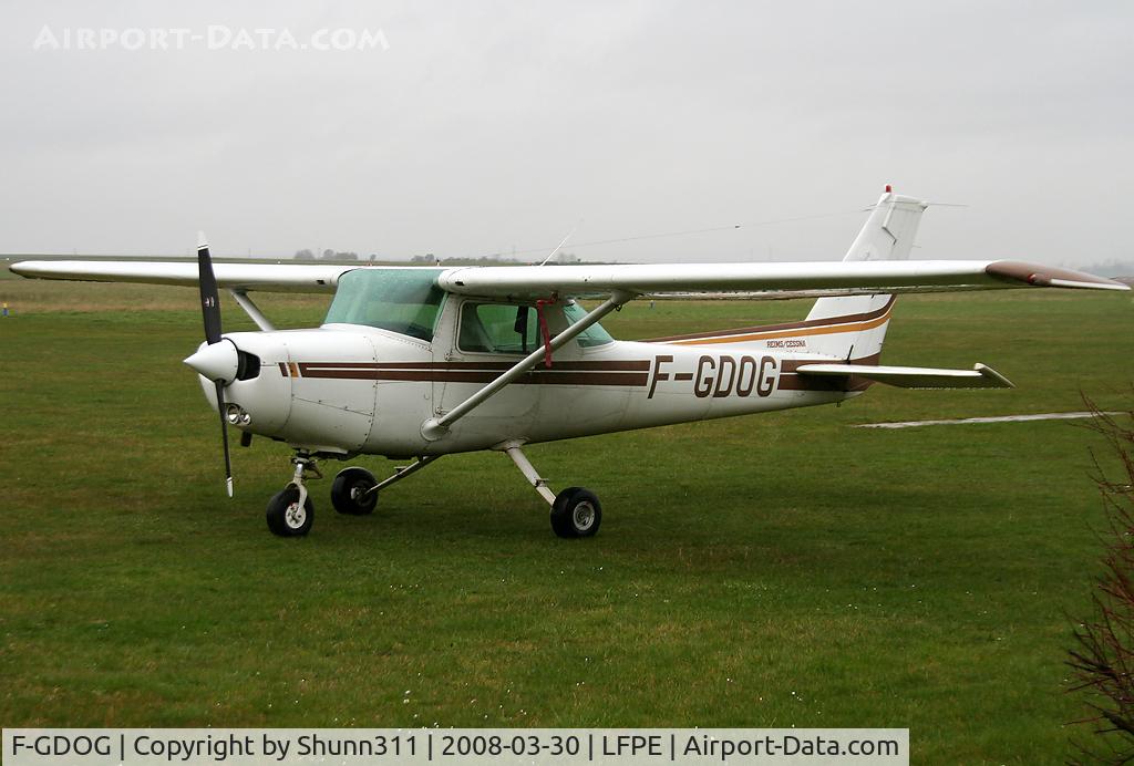 F-GDOG, Reims F152 C/N 1897, Waiting a new light flight