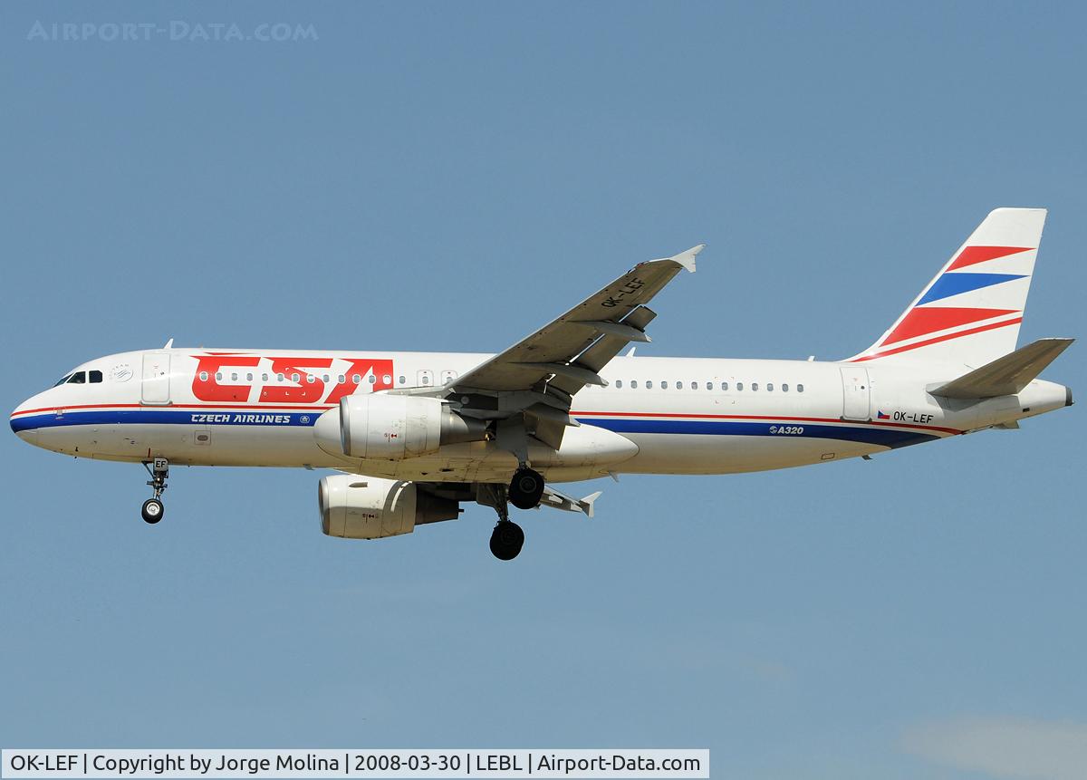 OK-LEF, 2006 Airbus A320-214 C/N 2758, Clear to land RWY 25R.