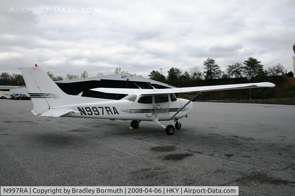 N997RA, 1997 Cessna 172R C/N 17280028, A great day to take pictures.
