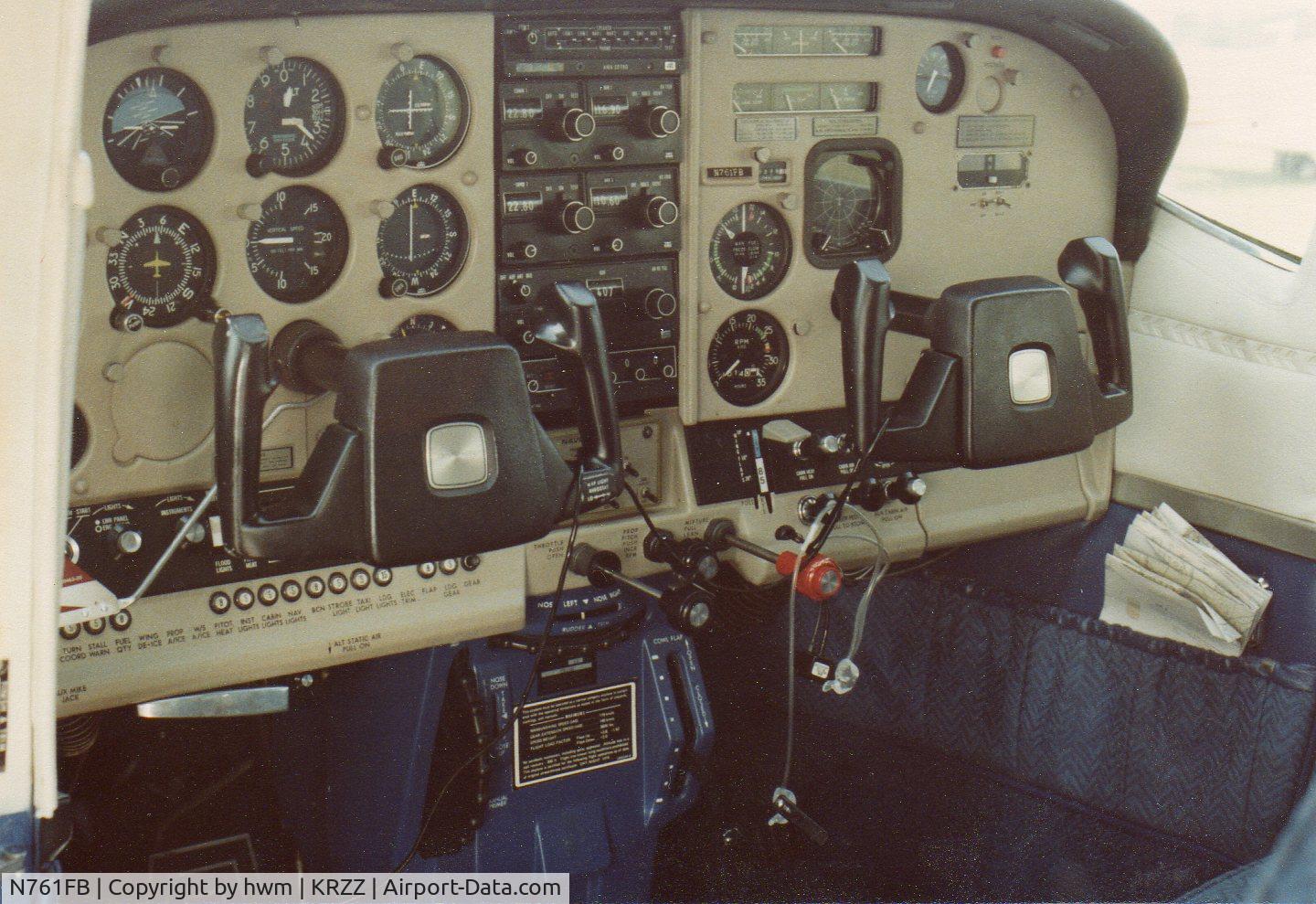 N761FB, 1977 Cessna 210M Centurion C/N 21062212, original panel