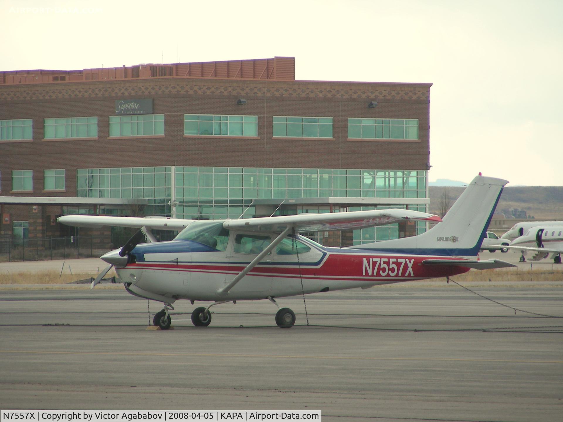 N7557X, 1977 Cessna R182 Skylane RG C/N R18200099, @ Centennial