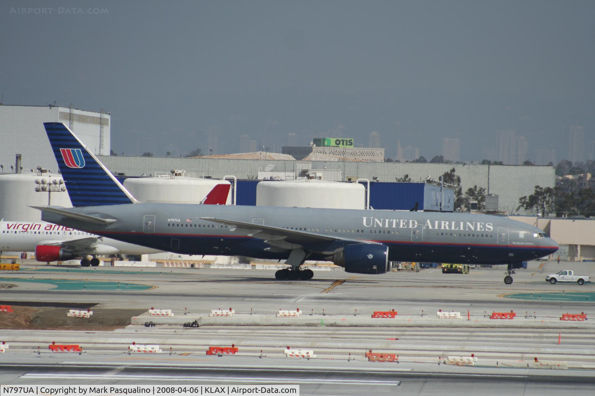 N797UA, 1998 Boeing 777-222 C/N 26924, Boeing 777-200